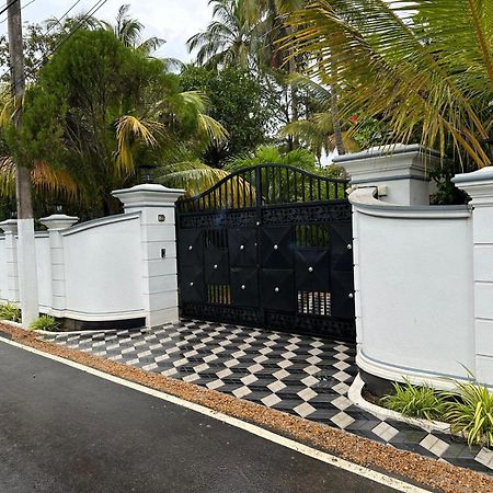 Aliya Lanka Hotel เบอร์อูวาลา ภายนอก รูปภาพ