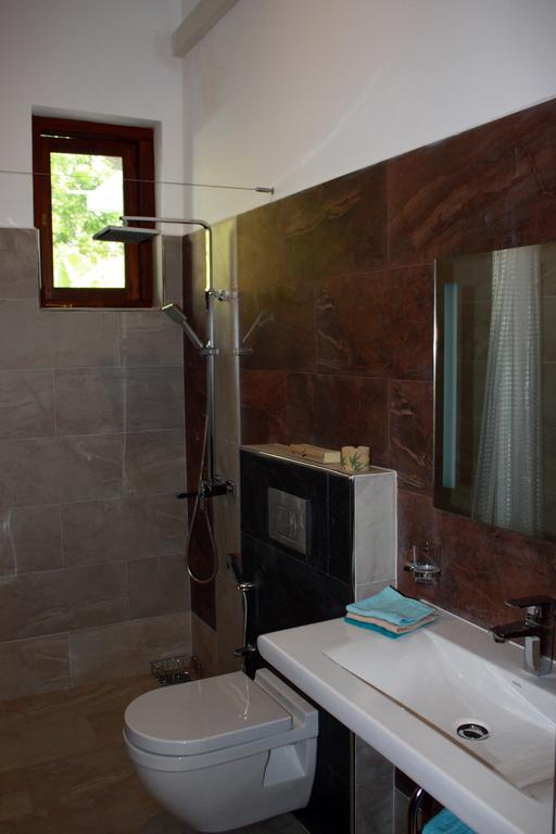 Aliya Lanka Hotel เบอร์อูวาลา ภายนอก รูปภาพ